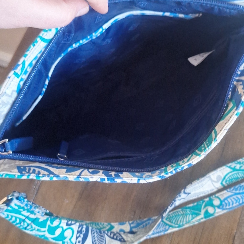 Vera Bradley Santiago Laptop Messenger Bag - Retired Pattern - Picture 7 of 8